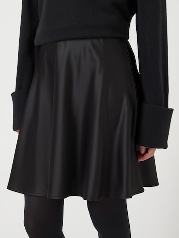 YAS Szoknyák 'YASPELLA' - fekete
