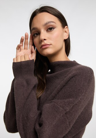 Pullover di RISA in marrone