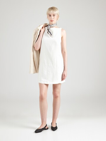Robe & Other Stories en blanc : devant