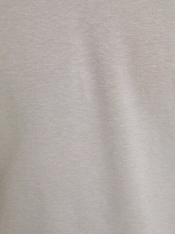 Bershka Regular Shorts in Grau