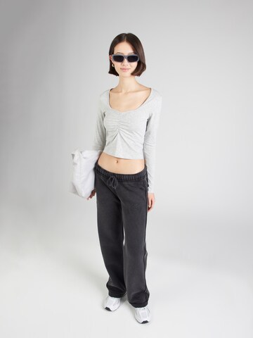 ABOUT YOU Shirt 'Gwen' in Grey