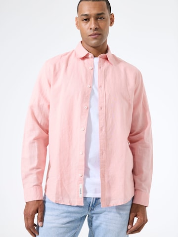 GARCIA Regular fit Button Up Shirt in Pink: front