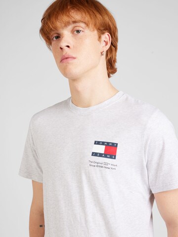 Tommy Jeans Тениска 'Essential' в сиво