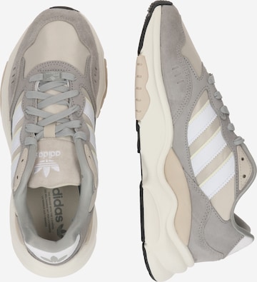 ADIDAS ORIGINALS Sneaker low 'Retropy F90' i grå