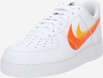 Nike Sportswear Ниски маратонки 'AIR FORCE 1 07' в бяло: отпред