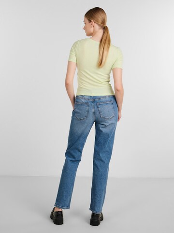 Tricou 'Val' de la PIECES pe verde