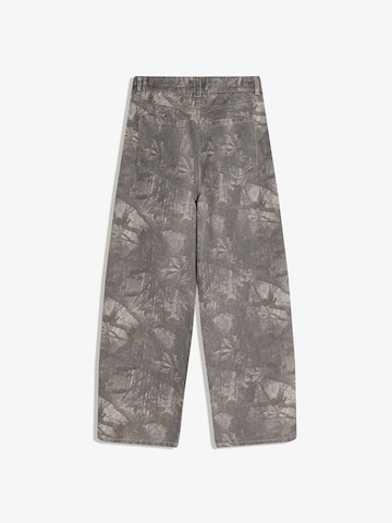 Bershka Baggy Farkut värissä harmaa