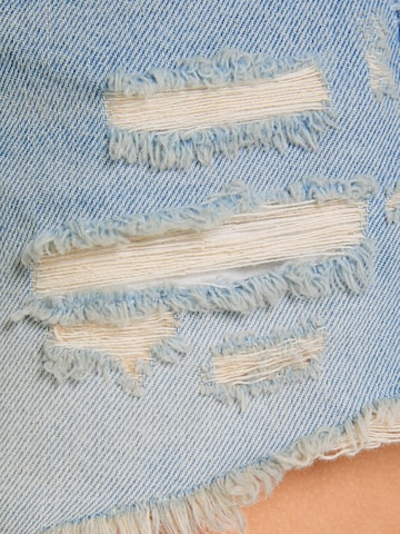 Bershka Regular Shorts in Blau