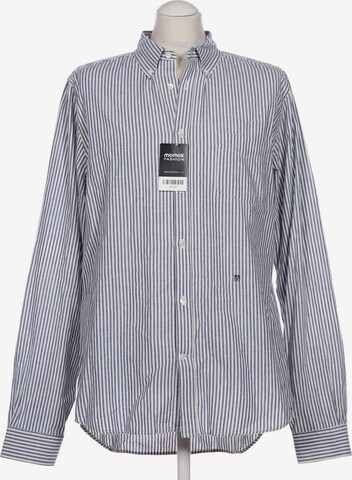Closed Button Up Shirt in M in Blue: front