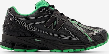 Baskets basses new balance en gris : devant
