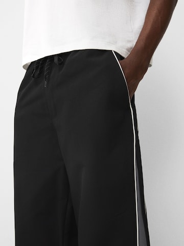 Bershka Loosefit Hose in Schwarz