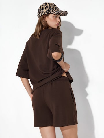 Loosefit Pantaloni di Busem in marrone