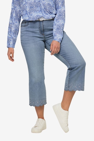 Angel of Style Flared Jeans in Blue: front