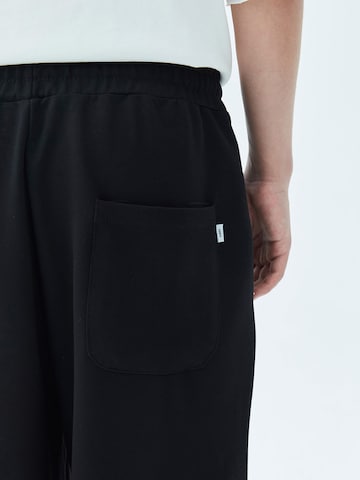 VAMOS CLO - Loosefit Calças 'McAllen' em preto