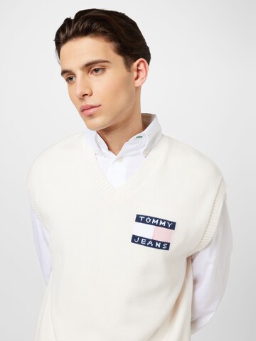 Tommy Jeans - Camiseta sin mangas en blanco