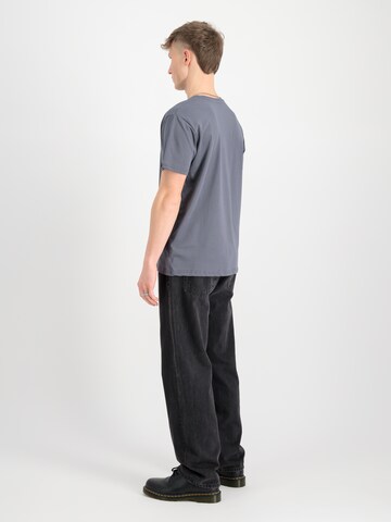 ALPHA INDUSTRIES - Camiseta 'Gremlin' en gris