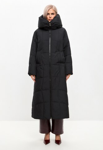 Manteau d’hiver CESARE GASPARI en noir : devant