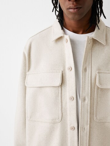 Veste mi-saison Bershka en beige