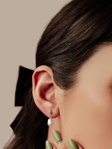 Hey Happiness Oorbellen 'Ball and Pearl' in Zilver