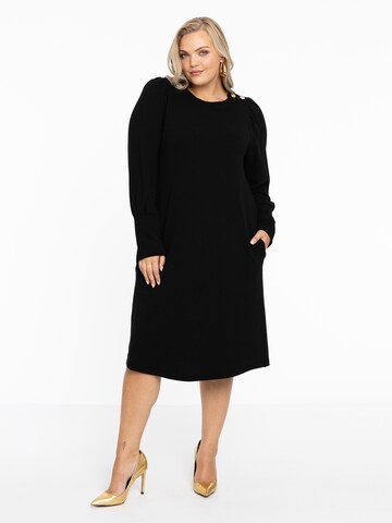 Robe Yoek en noir