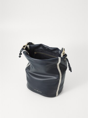 TOMMY HILFIGER Schultertasche 'SOFT SUMMER BUCKET' in Blau: oben
