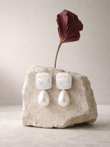 Boucles d'oreilles 'Eugénie' LA MAISON GISEL B. en blanc