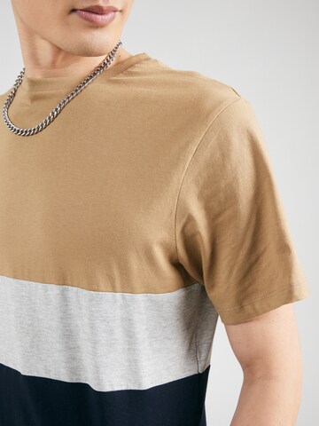 T-Shirt 'Niklas' ABOUT YOU en beige