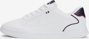 Baskets basses TOMMY HILFIGER en blanc : devant