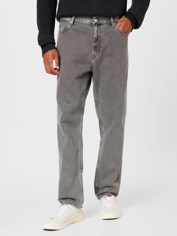 Tommy Jeans Regular Дънки в сиво: отпред