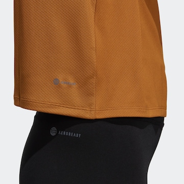 ADIDAS SPORTSWEAR - Camiseta funcional 'Hiit Aeroready Quickburn ' en marrón