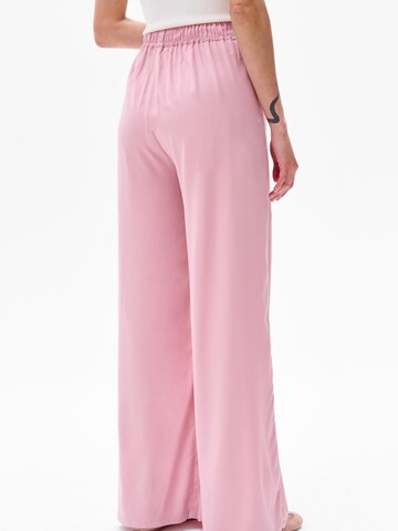 Blue Shadow Regular Hose in Pink