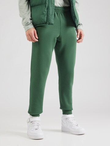 Tapered Pantaloni 'CLUB FLEECE' de la Nike Sportswear pe verde: față