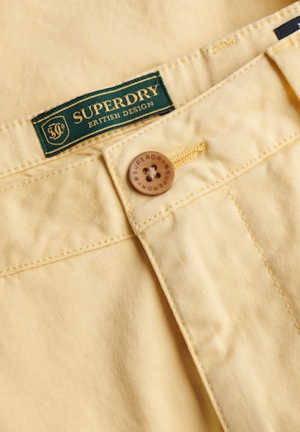 Coupe slim Pantalon chino Superdry & Co en jaune