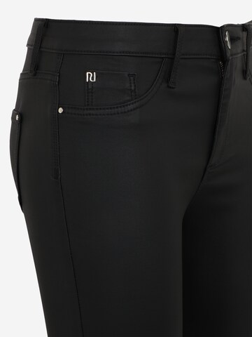 River Island Petite Skinny Jeans i svart