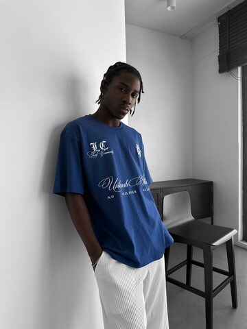 Kleidermafia T-shirt 'Oversize Local T-shirt - Navy Peony' i blå