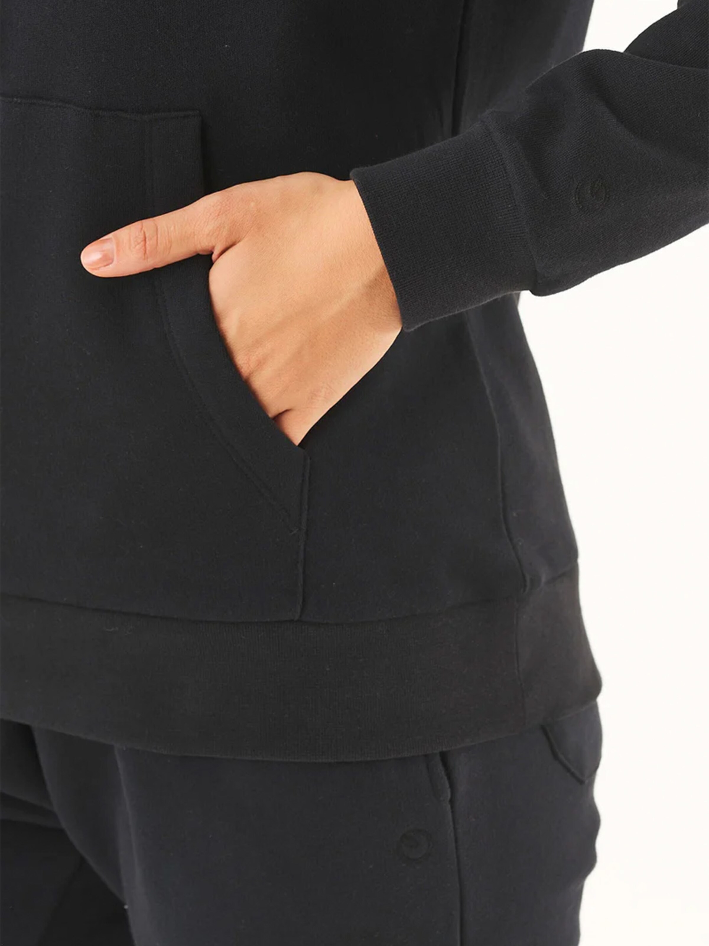 Organication Sweatshirt in Black