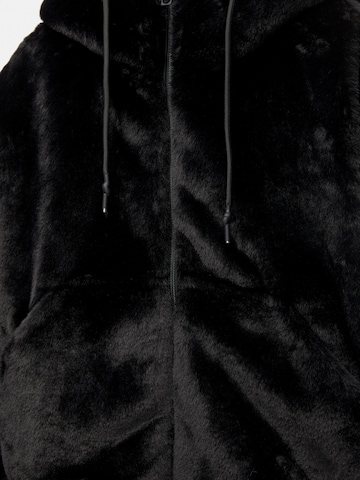 Giacca di mezza stagione di Pull&Bear in nero