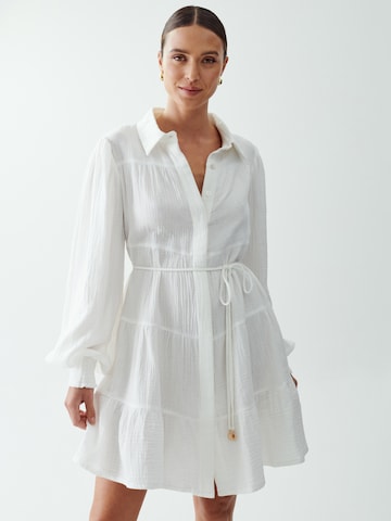 The Fated Skjortklänning 'GIIA ' i vit: framsida