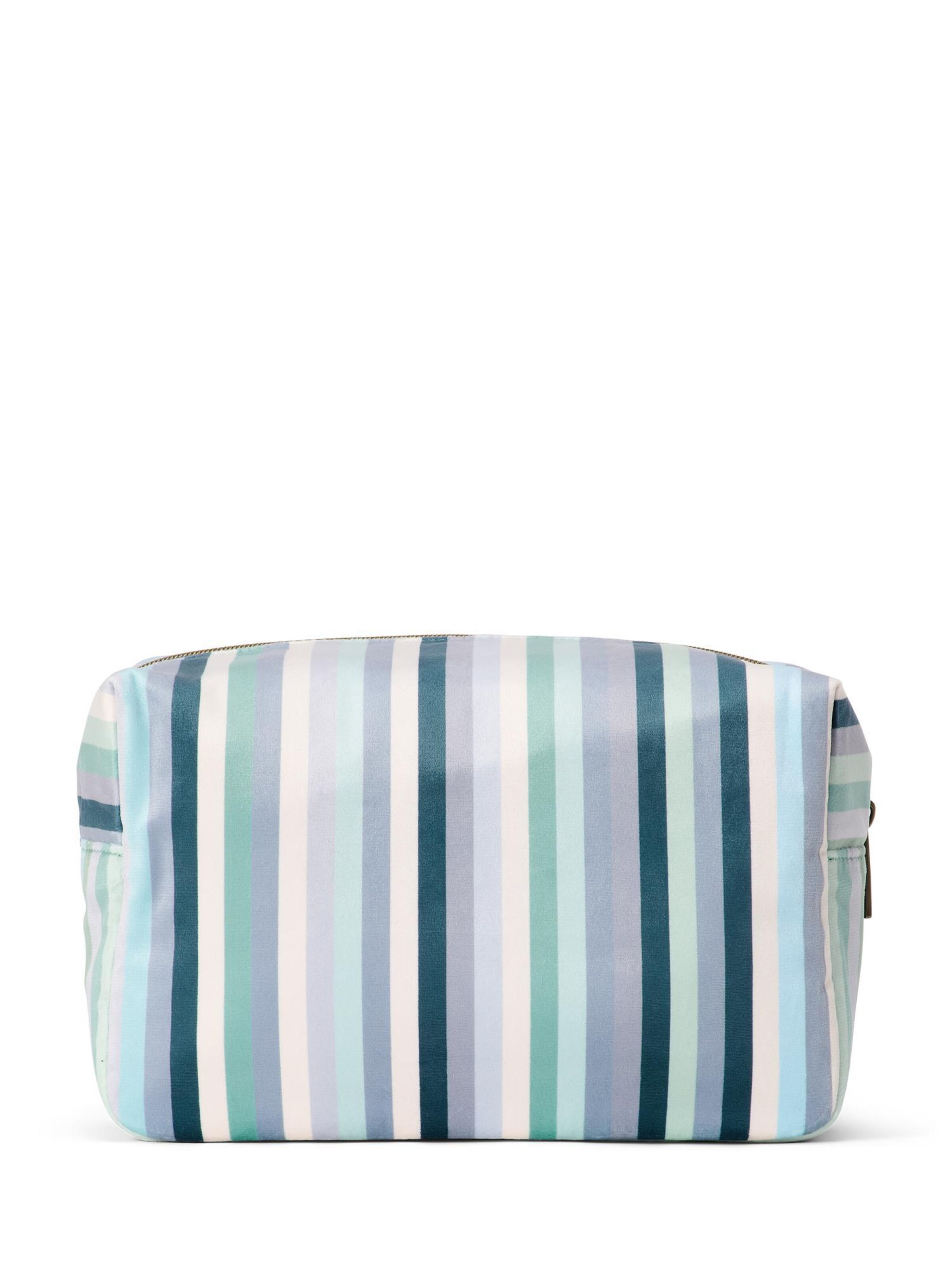 ESSENZA Toiletry Bag 'Pepper Donna' in Green