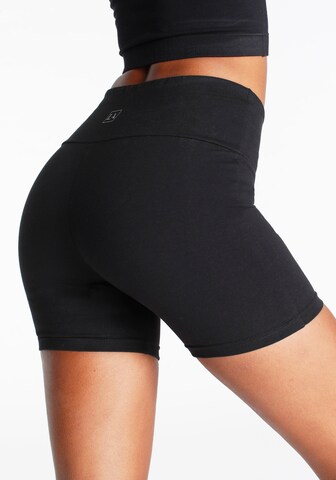 LASCANA Skinny Sporthose in Schwarz