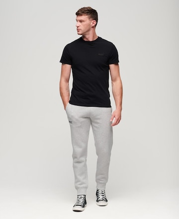 Tapered Pantaloni 'Essential' di Superdry in grigio