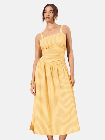 Robe Lipsy en jaune : devant
