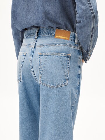 ARMEDANGELS Loosefit Jeans 'HAAYI' in Blauw: voorkant