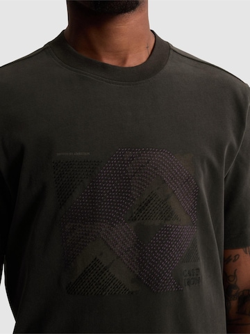 Maglietta 'T-shirt with mixed-technique chest graphic' di CAST IRON in grigio