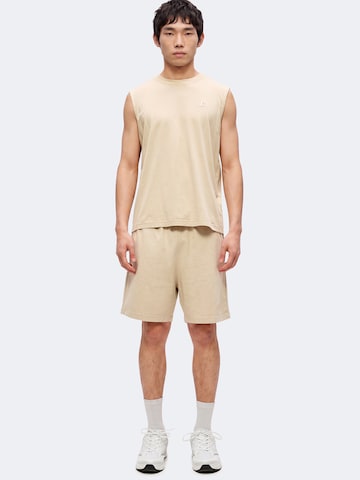 Tricou de la Champion pe bej