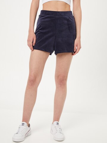 ABOUT YOU Regular Shorts 'Silvana' in Blau: predná strana