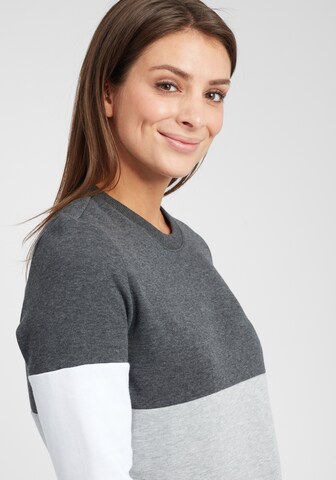 Oxmo Sweatshirt 'Omaya' in Grey