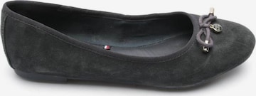 TOMMY HILFIGER Flats & Loafers in 38 in Grey: front