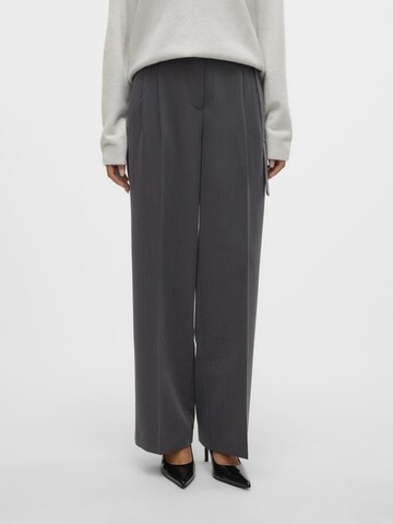 VERO MODA - regular Pantalón de pinzas 'Carmela' en gris: frente