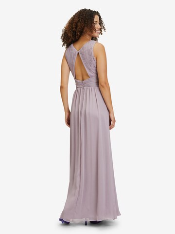 Robe de soirée Vera Mont en violet